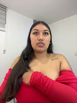 Snapshot of SharaRous chatting on 05/03/26, 10:16 SharaRous online show from 05/03/26, 10:16