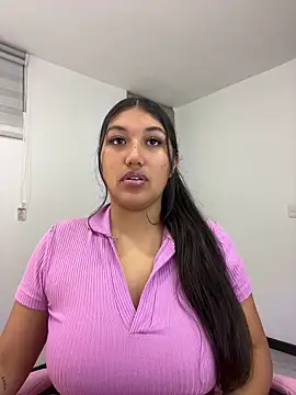 Snapshot of SharaRous chatting on 06/07/26, 12:59 SharaRous online show from 06/07/26, 12:59