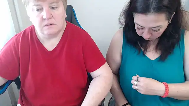 Bertie Adeline online show from 10/26/25, 07:58