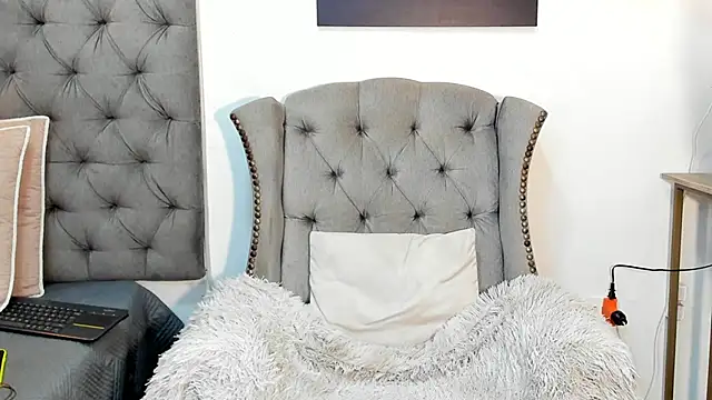 nahiroby ebony online show from 09/23/25, 06:44