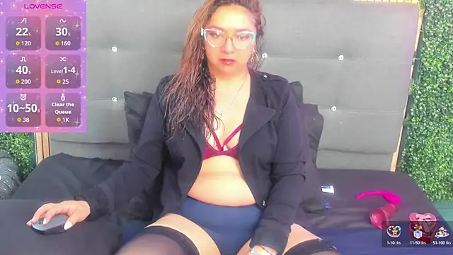 leyla smithh online show from 09/11/25, 12:16
