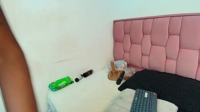 victoria aphril online show from 02/19/26, 03:02