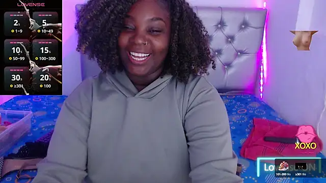 Snapshot of ebony_NeighborMoans chatting on 10/08/25, 03:15 ebony NeighborMoans online show from 10/08/25, 03:15