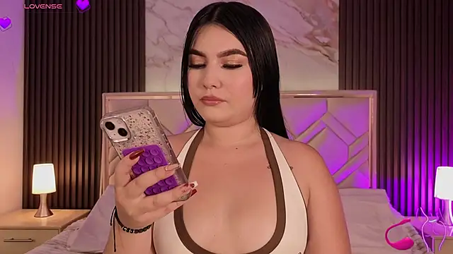 MiaaFarrel online show from 04/20/26, 06:53