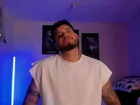 Austin torres  online show from 10/10/25, 02:43