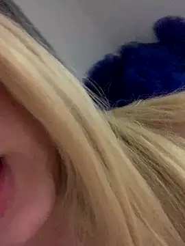 loiragoxtosinnha online show from 10/23/25, 11:57