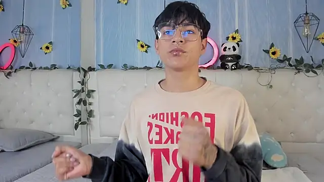 AleAurarashi online show from 12/02/25, 05:46