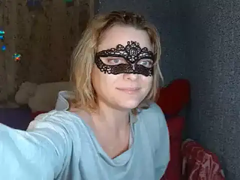 Miss Nona online show from 10/28/25, 06:54