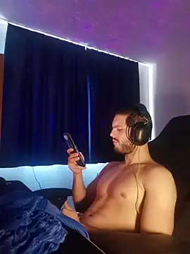 EyesNeverLies online show from 12/01/25, 10:42