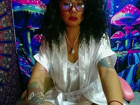 Snapshot of Delliriummm chatting on 01/17/26, 07:35 Delliriummm online show from 01/17/26, 07:35