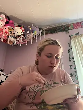 imawhorenslut19 online show from 04/28/26, 06:57