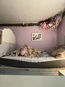 imawhorenslut19 online show from 05/01/26, 09:41