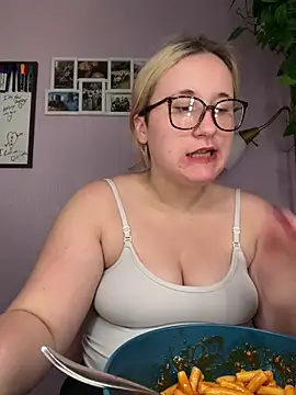 imawhorenslut19 online show from 05/21/26, 05:42
