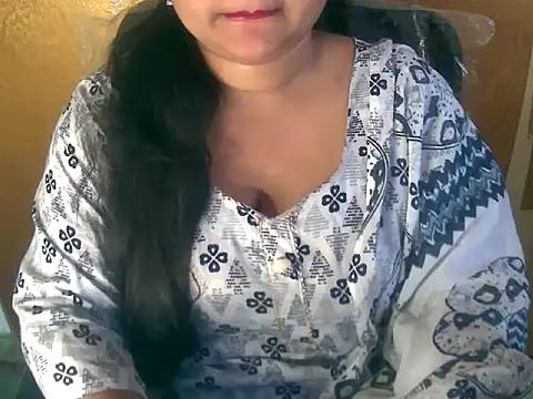 Saniya K online show from 10/13/25, 07:19