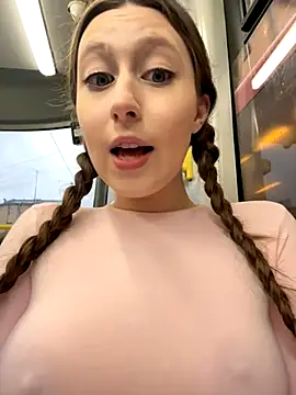 FroggyAnna online show from 11/05/25, 01:00