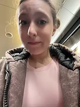 FroggyAnna online show from 11/12/25, 03:34