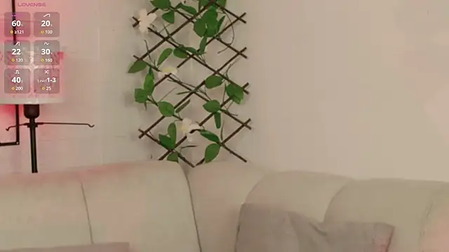 Snapshot of VioletBlacke_ chatting on 06/10/26, 01:43 VioletBlacke online show from 06/10/26, 01:43