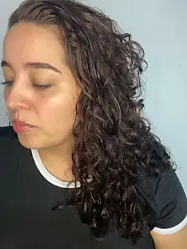 LoanaSantos online show from 11/11/25, 11:49