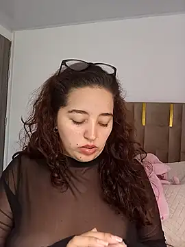 LoanaSantos online show from 04/30/26, 10:25