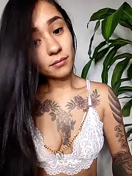 Snapshot of Liahdiaz_ chatting on 12/15/25, 01:26 Liahdiaz online show from 12/15/25, 01:26