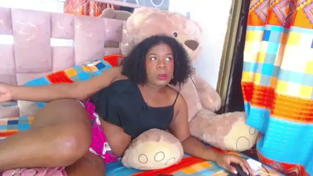 Snapshot of LicyEvans1 chatting on 05/19/26, 02:18 LicyEvans1 online show from 05/19/26, 02:18