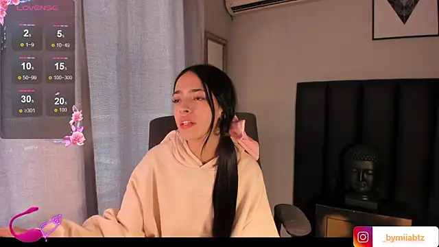 miIa bratz online show from 09/11/25, 07:36