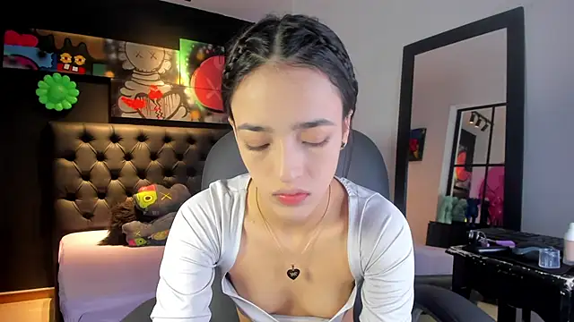 miIa bratz online show from 04/25/26, 10:40