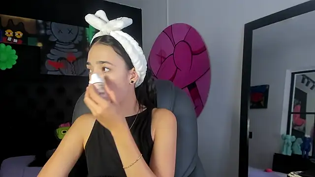 miIa bratz online show from 04/27/26, 08:51