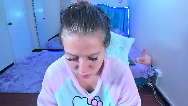 Luna Analya online show from 10/03/25, 12:35