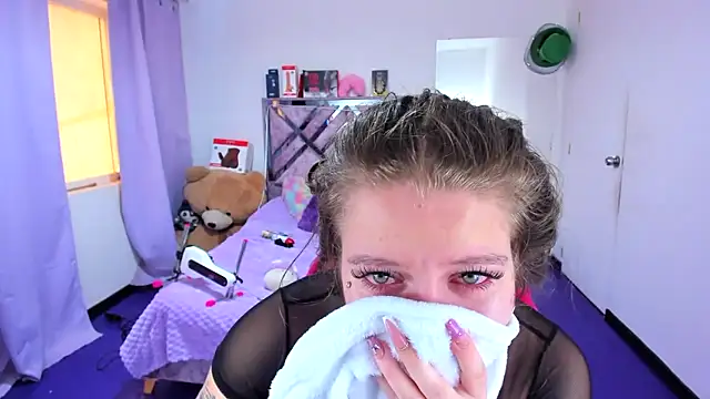 Luna Analya online show from 04/13/26, 03:17