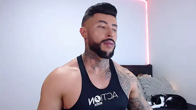 Snapshot of andrea_de_lucaa chatting on 09/18/25, 03:52 andrea de lucaa online show from 09/18/25, 03:52