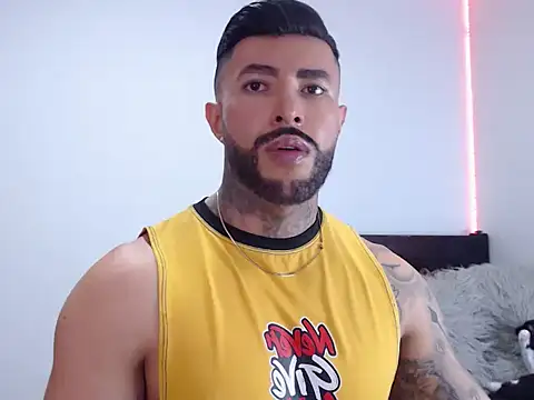 Snapshot of andrea_de_lucaa chatting on 09/30/25, 02:38 andrea de lucaa online show from 09/30/25, 02:38