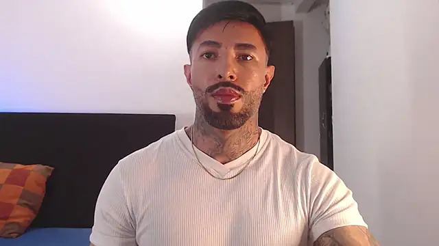Snapshot of andrea_de_lucaa chatting on 07/23/26, 04:10 andrea de lucaa online show from 07/23/26, 04:10