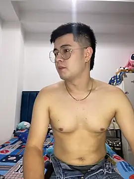 Snapshot of CamiloGonzales27 chatting on 10/01/25, 02:12 CamiloGonzales27 online show from 10/01/25, 02:12