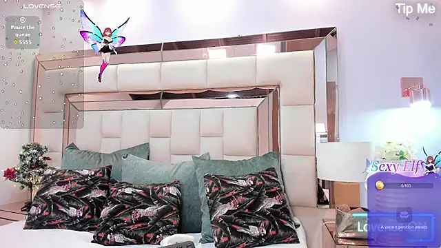 megannherrera online show from 12/18/25, 12:11