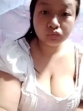 Snapshot of girl-babi chatting on 06/22/26, 02:13 girl-babi online show from 06/22/26, 02:13