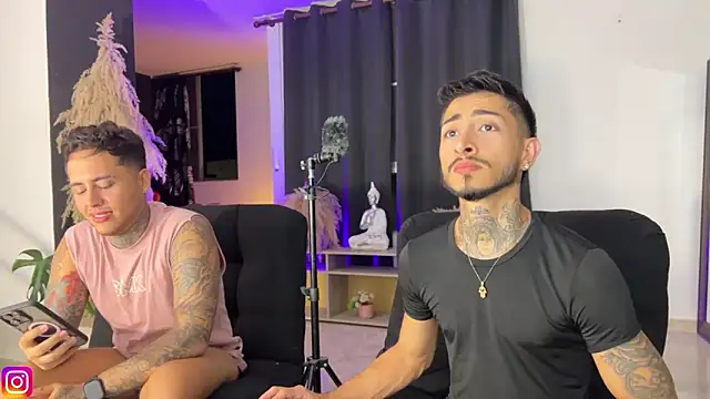 Snapshot of tattoguys_cums chatting on 10/27/25, 02:26 tattoguys cums online show from 10/27/25, 02:26