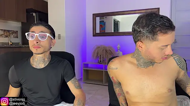Snapshot of tattoguys_cums chatting on 12/02/25, 11:11 tattoguys cums online show from 12/02/25, 11:11
