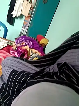 maddy3108 online show from 09/15/25, 05:51