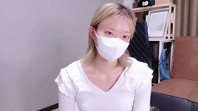 Snapshot of Nana__ch chatting on 10/03/25, 07:05 Nana  ch online show from 10/03/25, 07:05