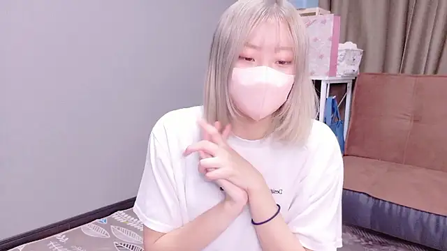 Nana  ch online show from 11/05/25, 05:07