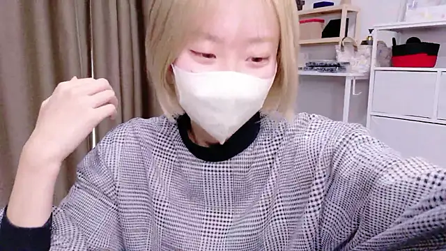 Nana  ch online show from 02/03/26, 03:48