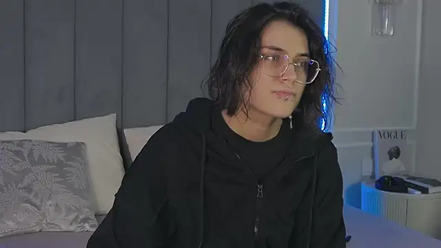 VioletAsh online show from 04/26/26, 04:32