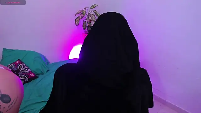 Snapshot of mary-magic chatting on 09/18/25, 10:56 mary-magic online show from 09/18/25, 10:56