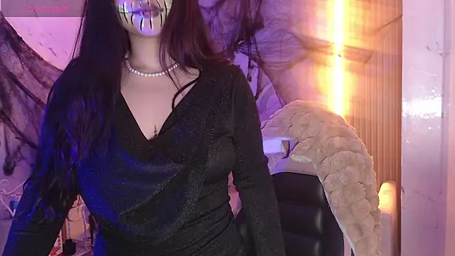 Sophia tf online show from 10/28/25, 01:58