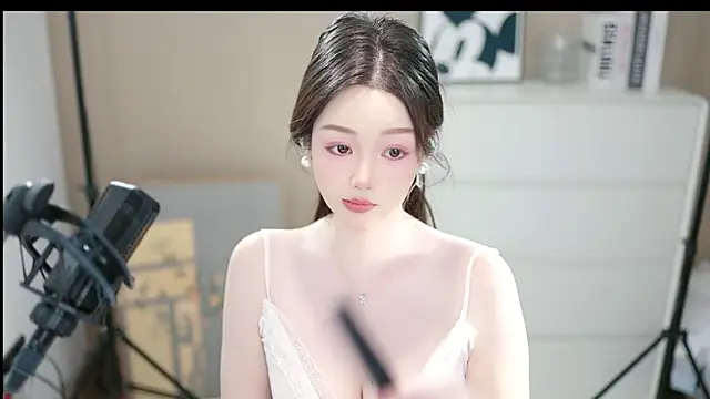 abbyli12 online show from 12/01/25, 02:55