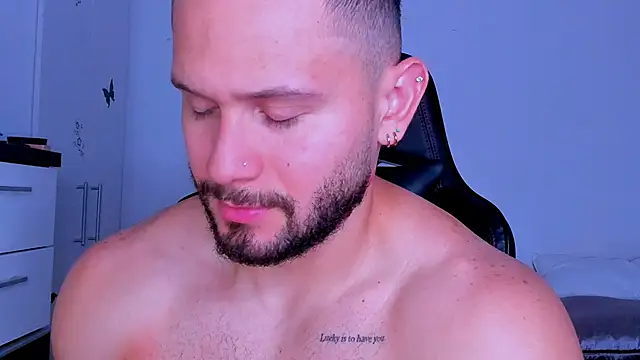 Snapshot of andrewcorey1 chatting on 09/20/25, 10:49 andrewcorey1 online show from 09/20/25, 10:49