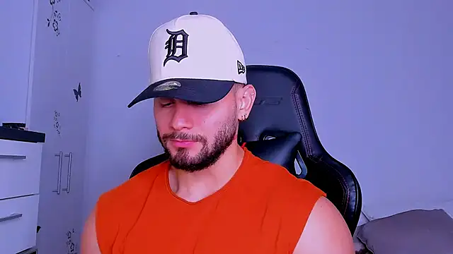 Snapshot of andrewcorey1 chatting on 09/23/25, 04:59 andrewcorey1 online show from 09/23/25, 04:59