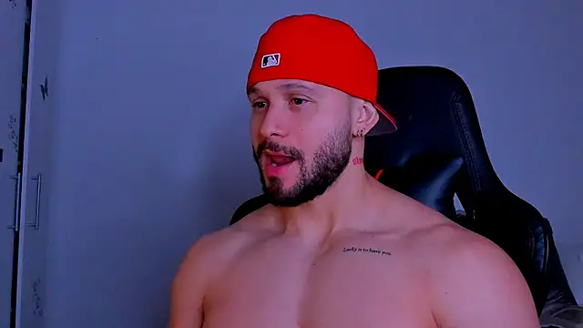 Snapshot of andrewcorey1 chatting on 09/26/25, 01:31 andrewcorey1 online show from 09/26/25, 01:31