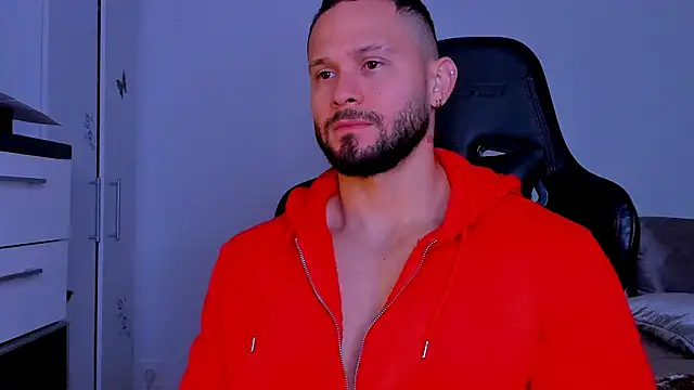 Snapshot of andrewcorey1 chatting on 10/01/25, 05:46 andrewcorey1 online show from 10/01/25, 05:46